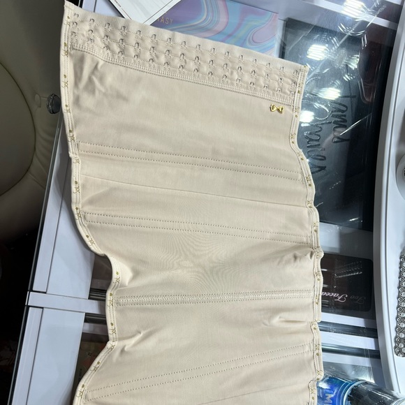 Colombian hourglass waist girdle - Picture 3 of 4